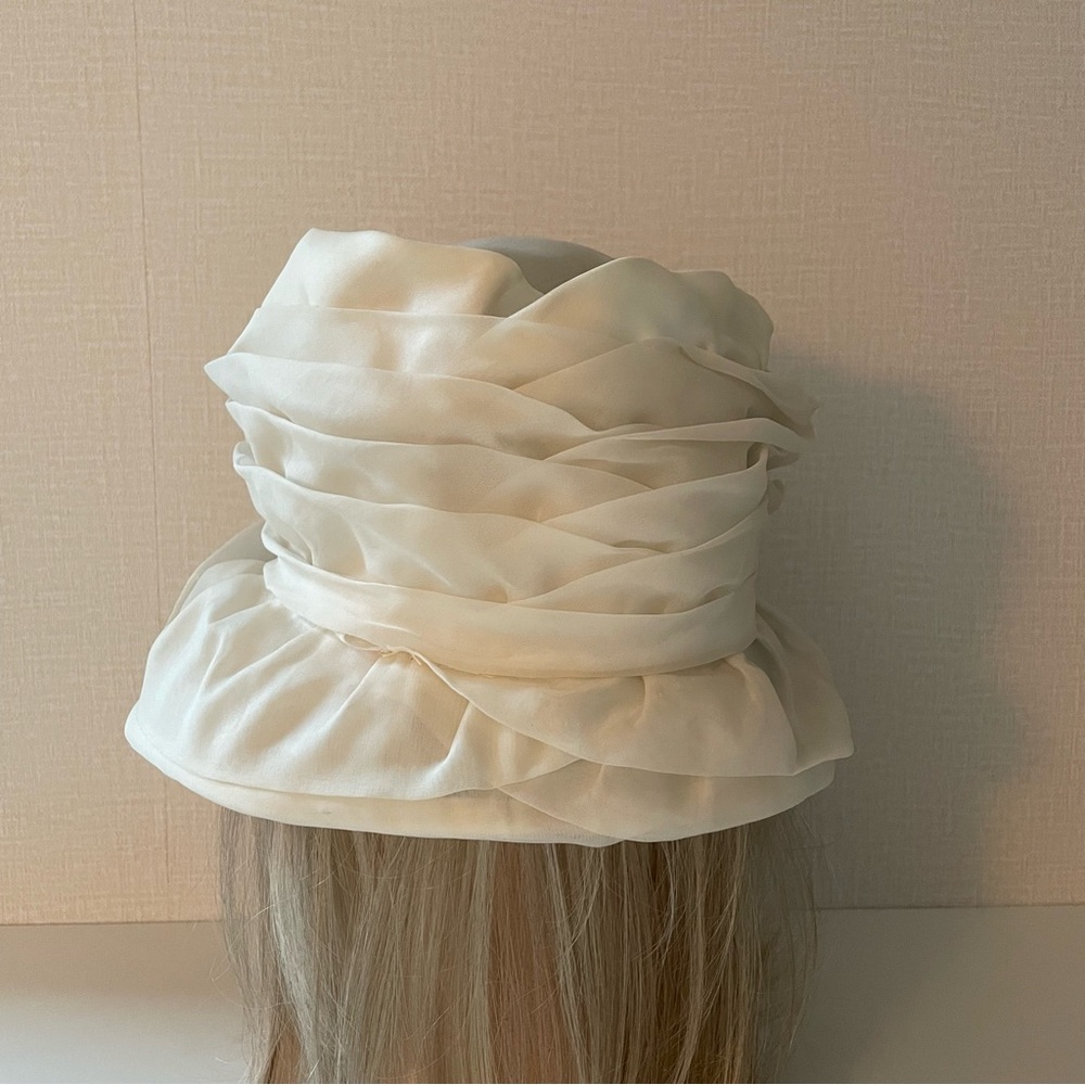 Sweet Vintage Cream Bucket Hat with Bow Accent, 1960s - Picture 3 of 8